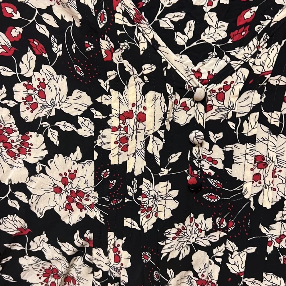 Floral blouse - Picture 2 of 3